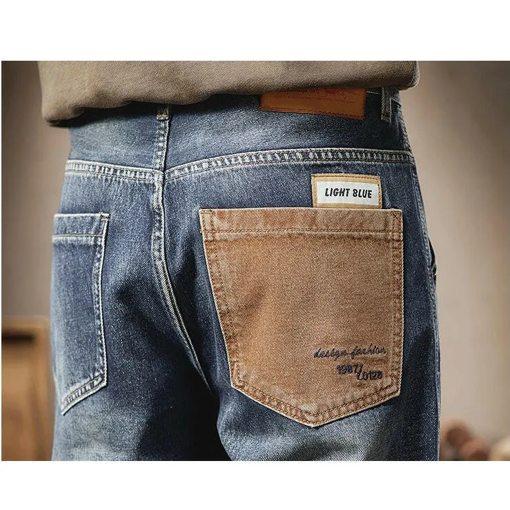 Features a Back Pocket Straight Jeans P0289