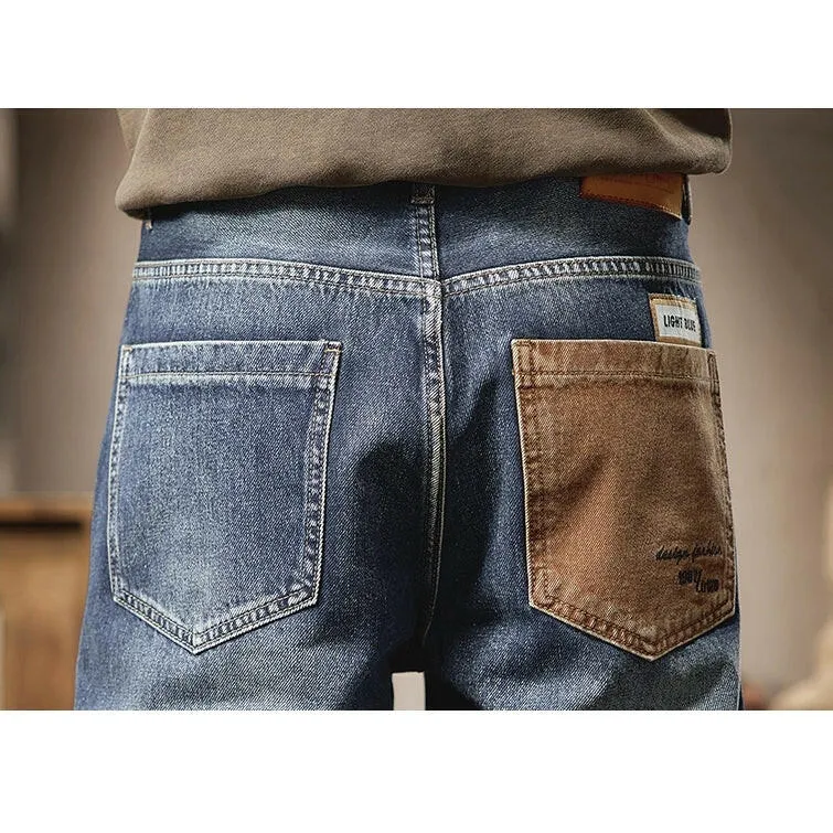 Features a Back Pocket Straight Jeans P0289