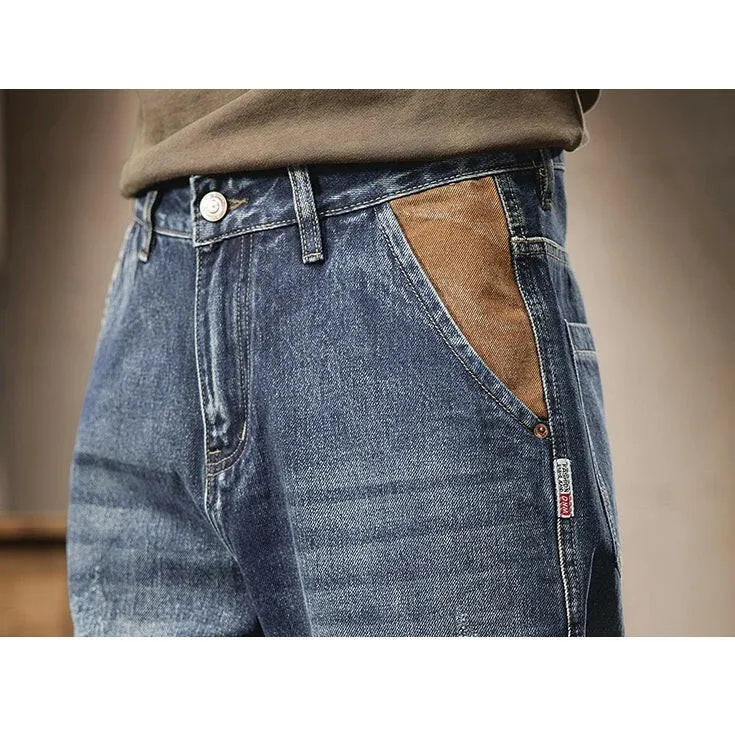 Features a Back Pocket Straight Jeans P0289