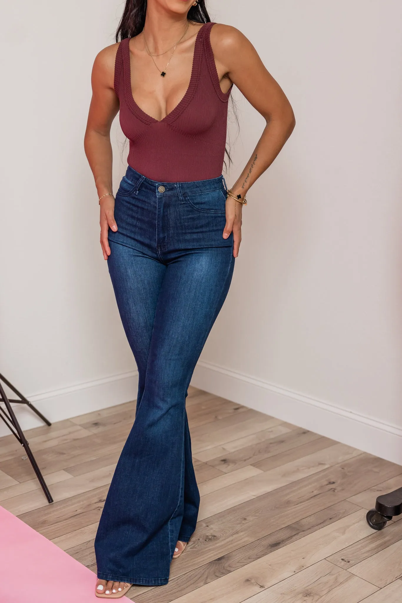 Fit Check V Neck Bodysuit (Brown)