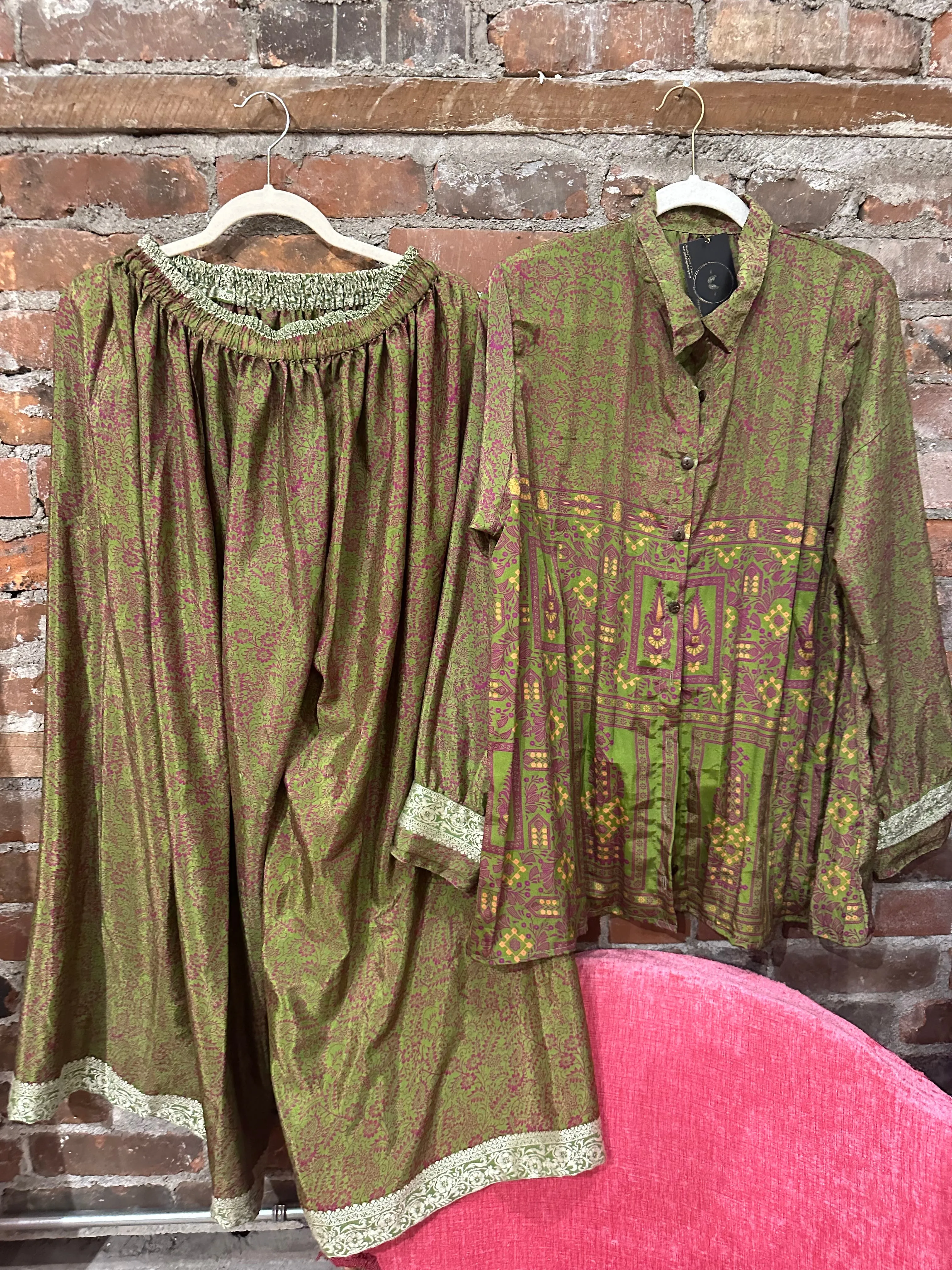 Pure vintage silk pants - green/rasberry (Copy)