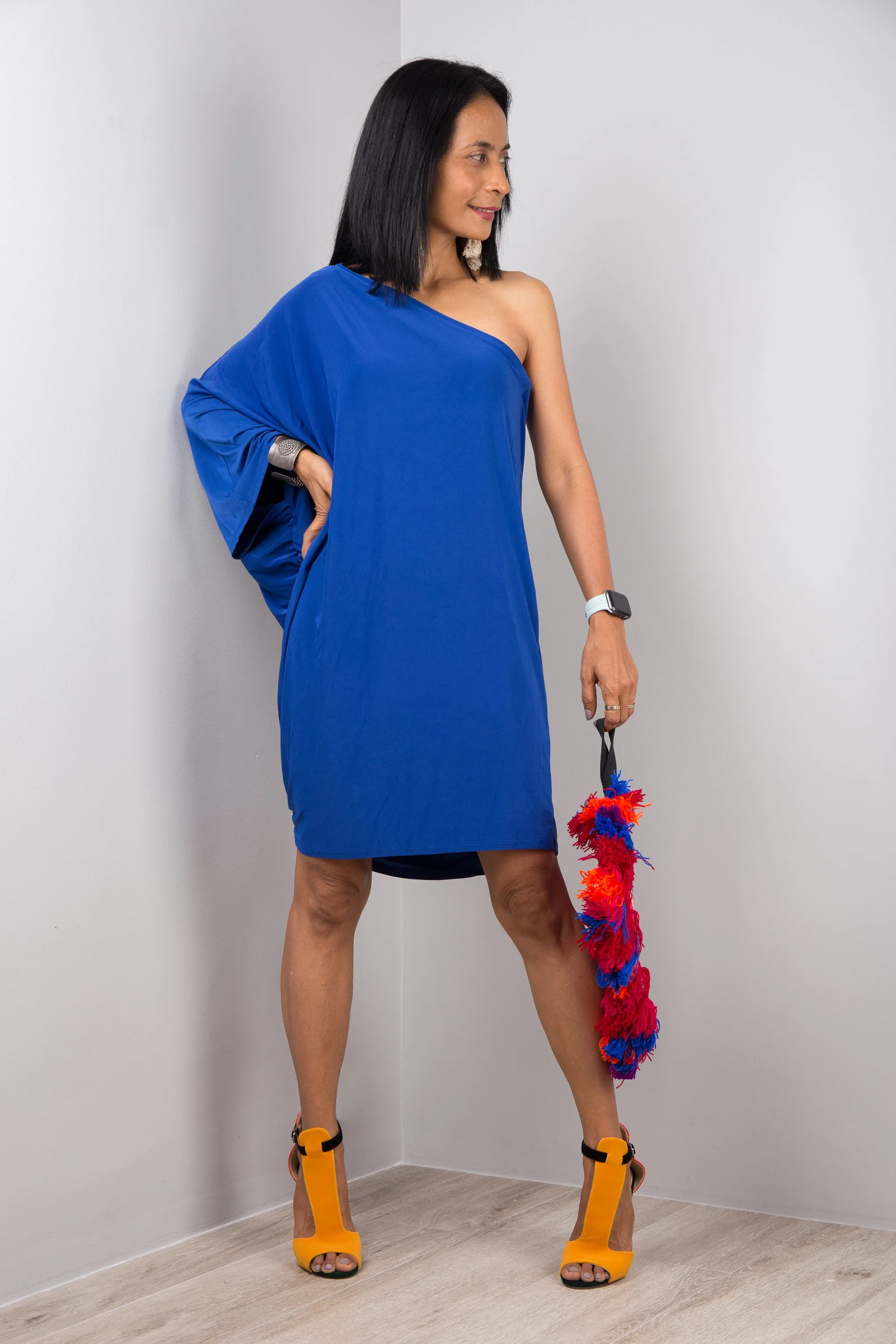 Short blue dress