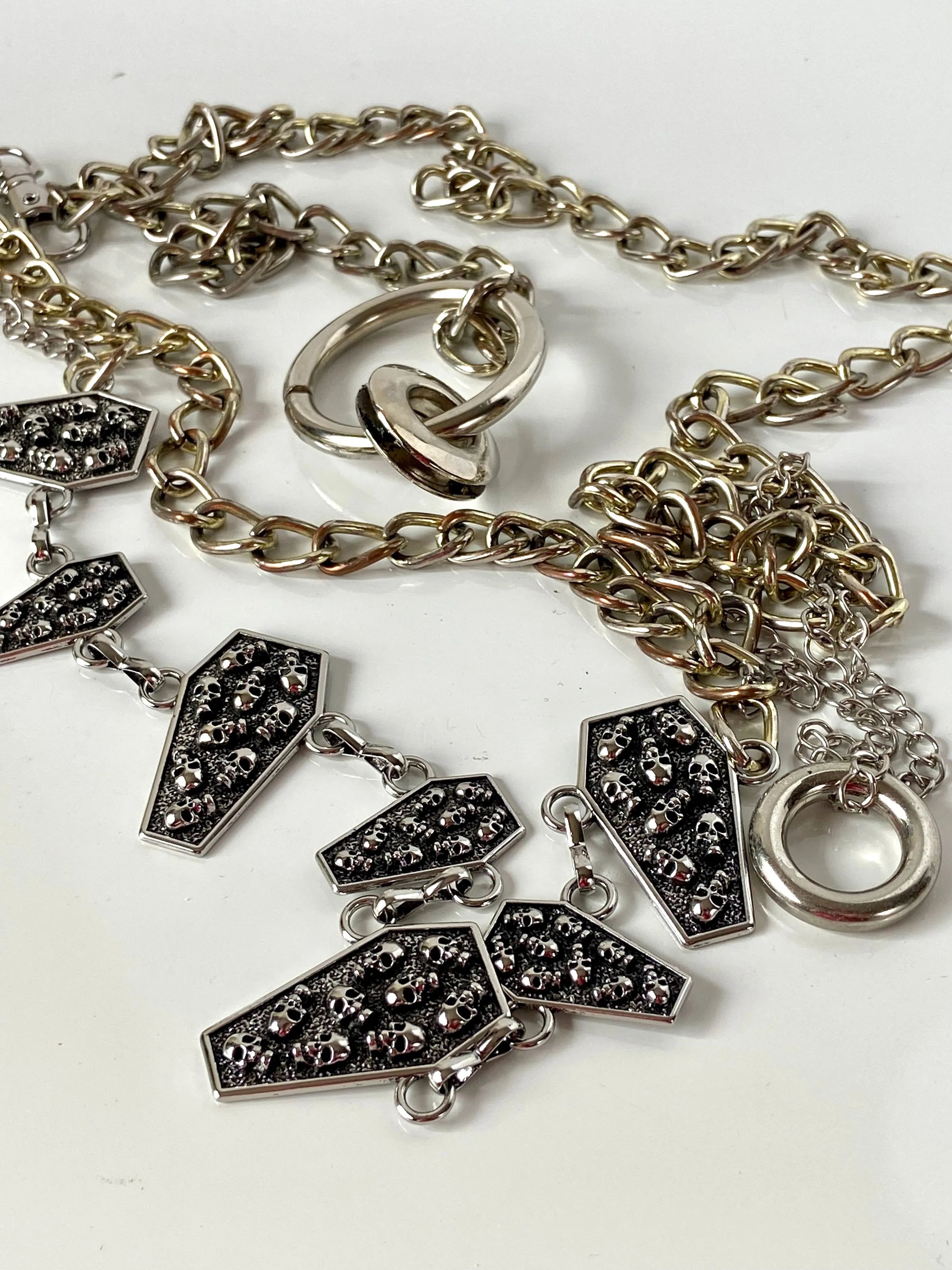 Skull Coffin
Metal Chain layered chain belt