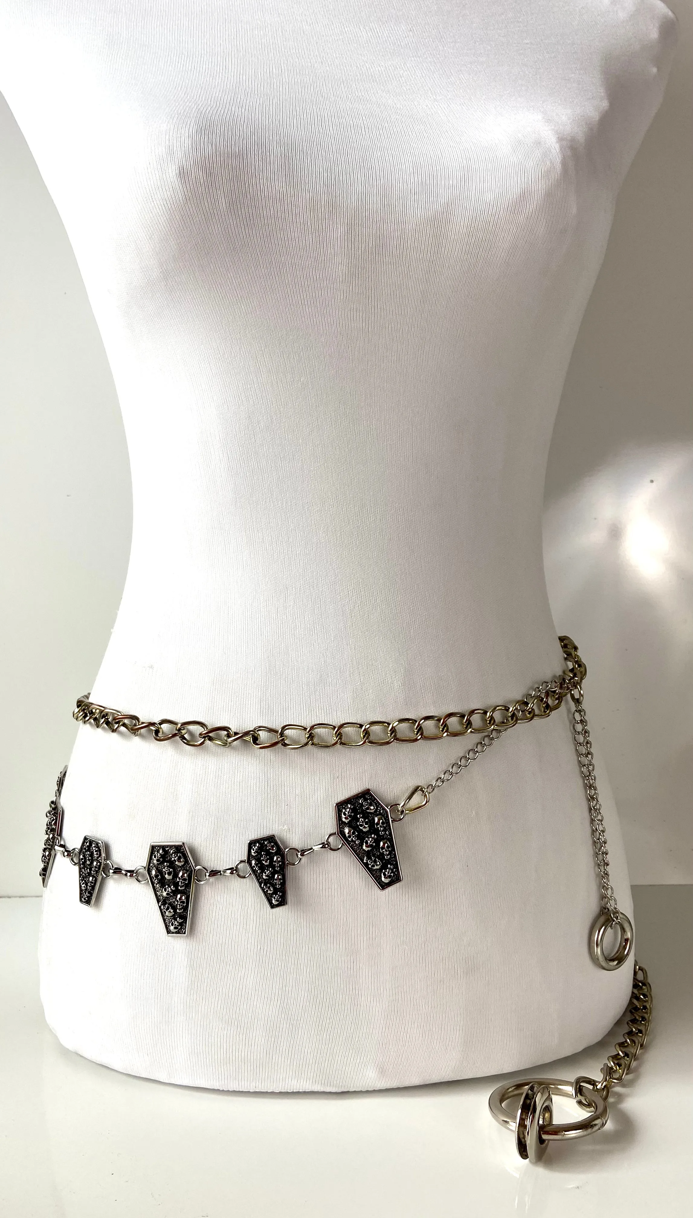 Skull Coffin
Metal Chain layered chain belt